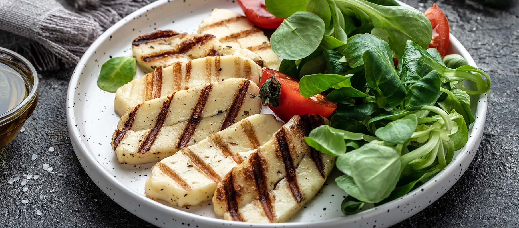 Grill Sausage and Halloumi